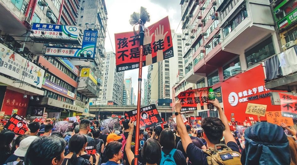 Banks must report security law violations, Hong Kong regulator says