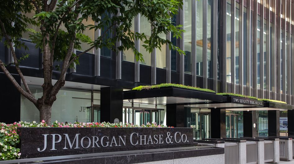 US judge throws out bank fraud charges against ex-JPMorgan employees