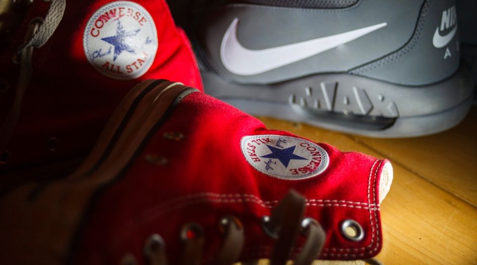 Mala suerte Excepcional muñeca Nike and Converse reach settlement with former employee in custom-shoe case  - World Trademark Review