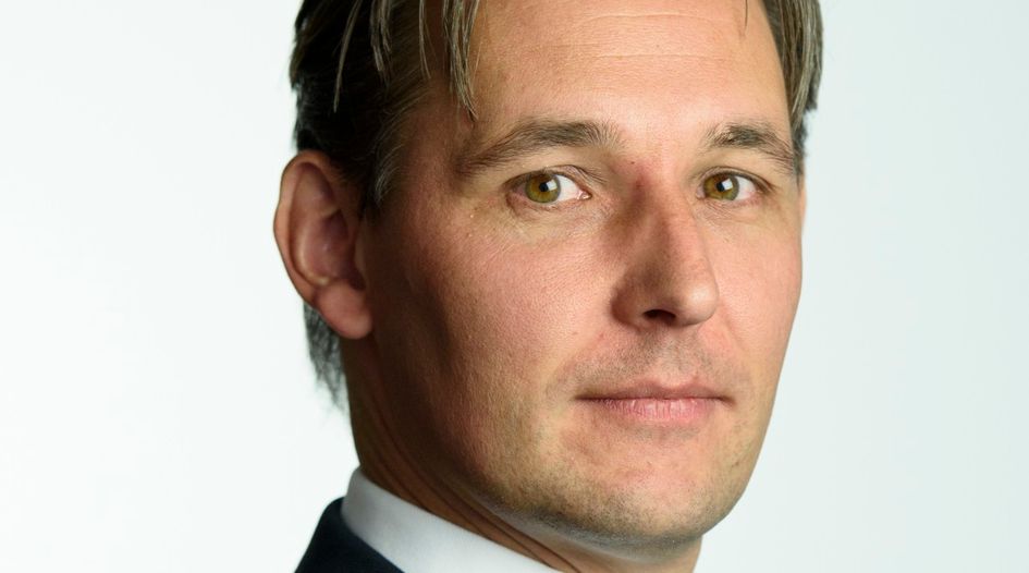 Simmons &amp; Simmons boosts Amsterdam team with Clifford Chance hire