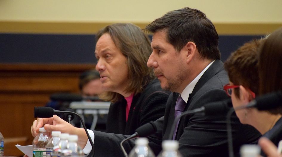 Three FCC commissioners back T-Mobile/Sprint