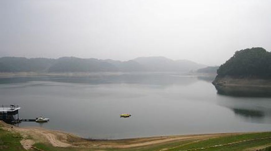 Korea fines river project riggers