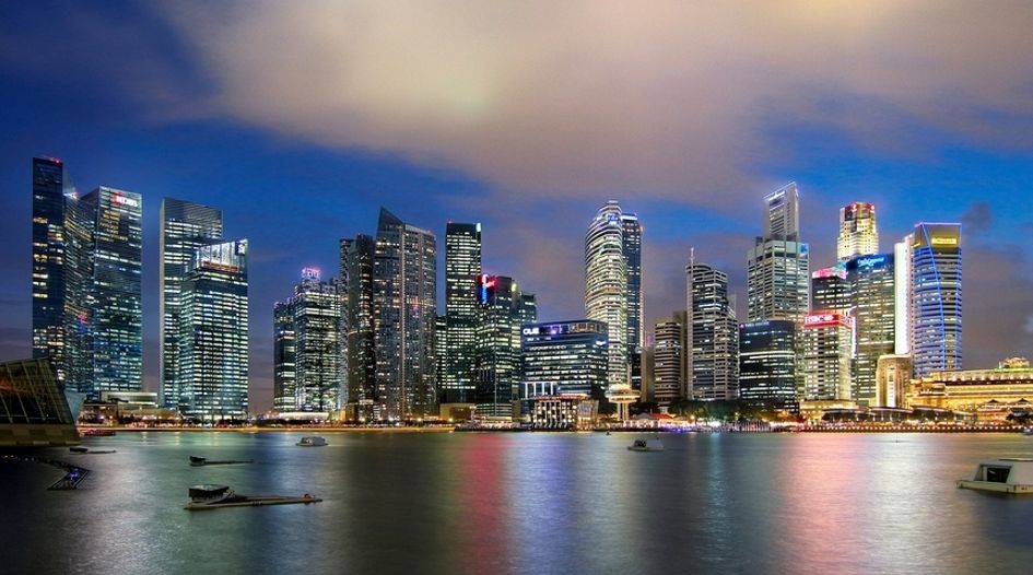 Singapore looks to charge financial advisor cartel