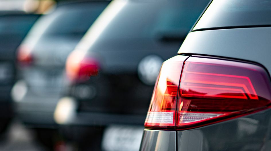 EU investigates German automakers on emissions
