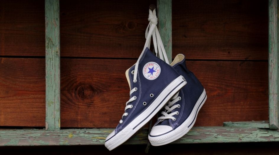 Converse with line in clearance front