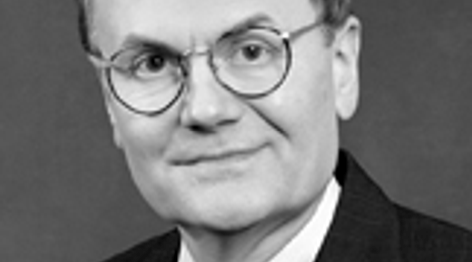 Mont Powell Hoyt: 1940-2011