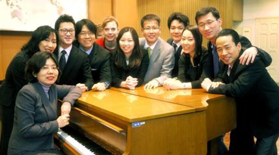 Sing, choir of arbitration lawyers
