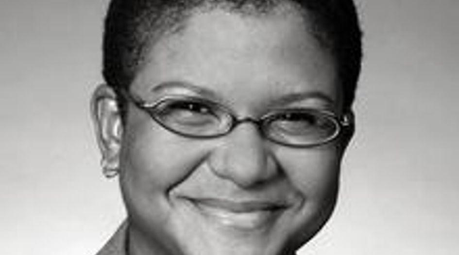 Debevoise promotes PIL lawyer in New York