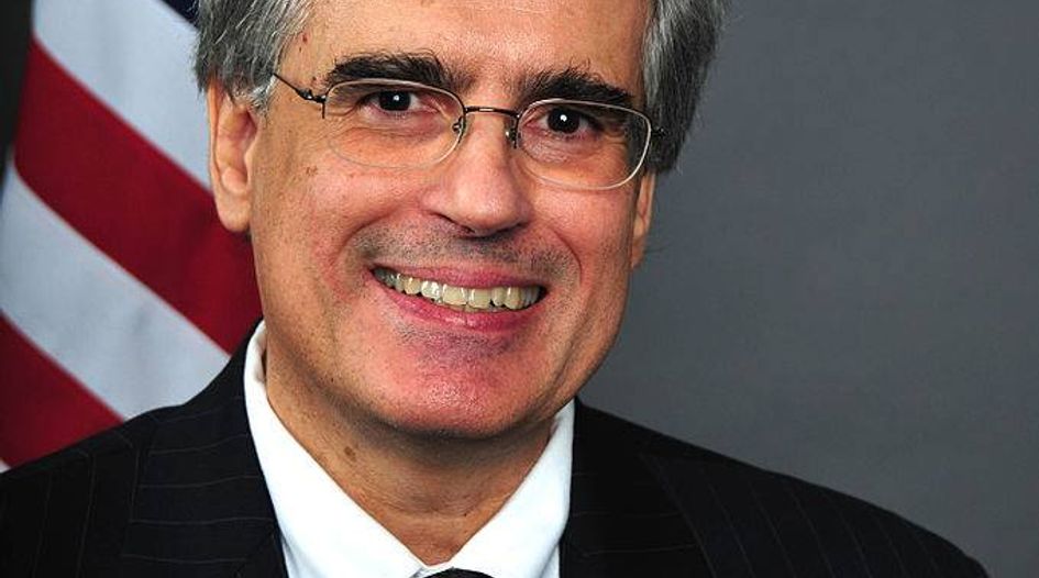 SEC should reform waiver process, commissioner says