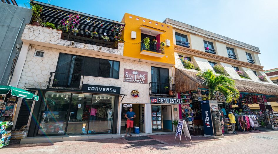 Fibra Uno snaps up real estate after closing loan deal