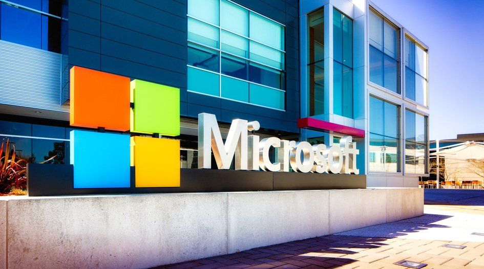Microsoft challenging US secrecy order