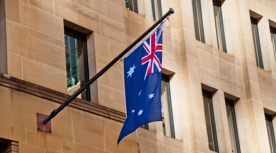 Australian patent applications tumble with both locals and foreign filers cutting back
