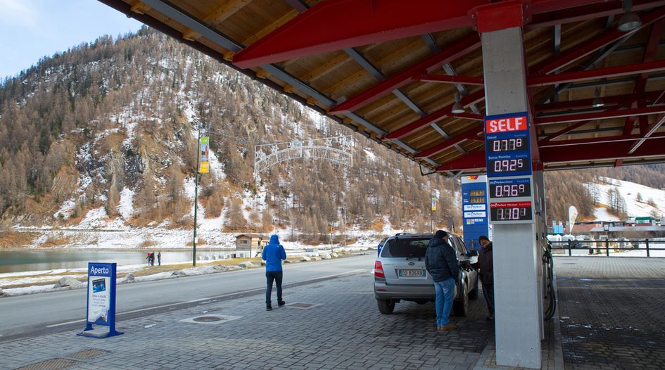 Italy sanctions petrol stations for price-fixing