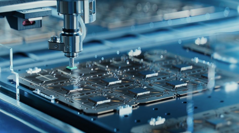 Long-term trends in semiconductor industry sales and patenting