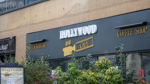 HOLLYWOOD COFFEE CO likely to be confused with HOLLYWOOD CAFÉ