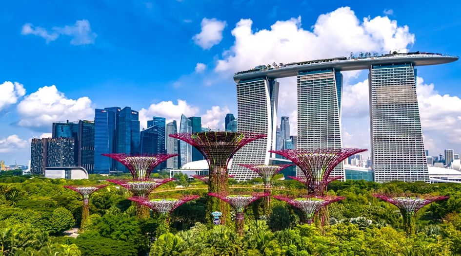 Applicant obtains stay of its own set-aside action in Singapore
