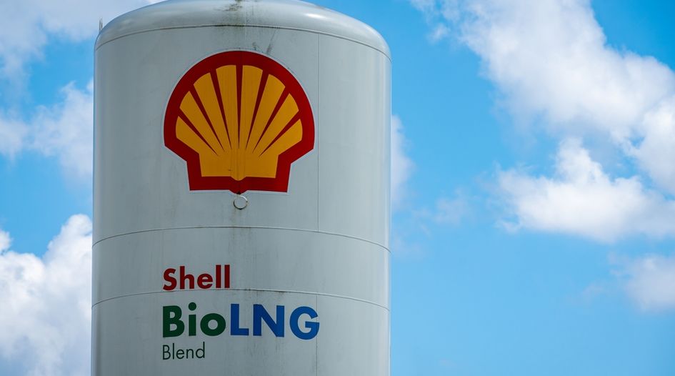 Shell raises stakes in feud with LNG exporter