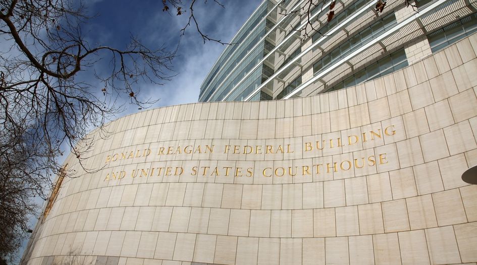 Balt exec accused of foreign bribery urges court to call on former colleague